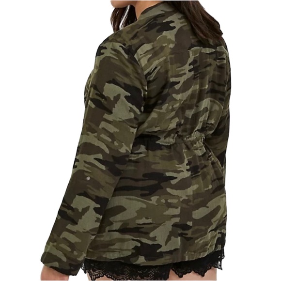 Torrid Women's Camo Button Front Drawstring Anorak Size 2X - Picture 2 of 8